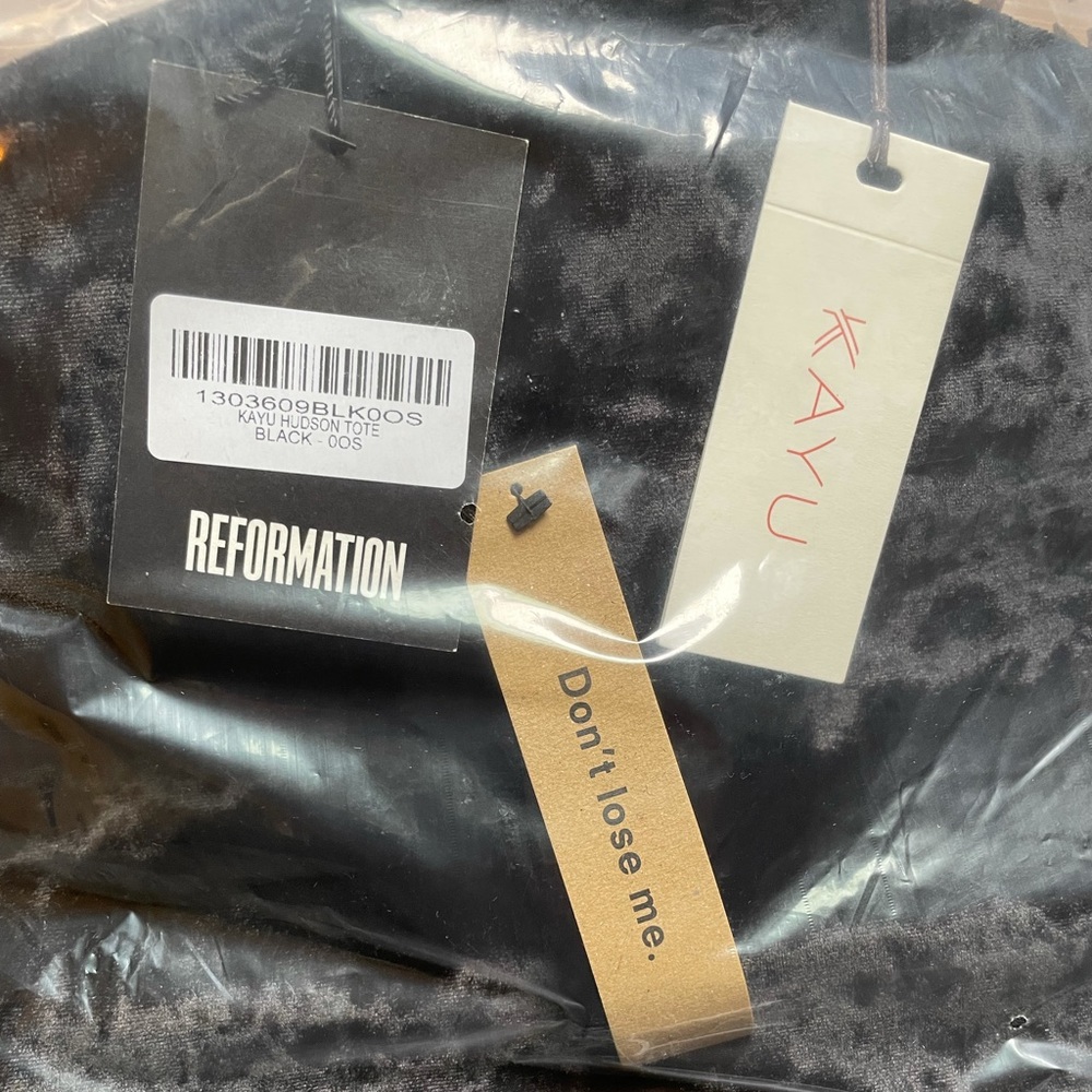 Reformation Black Velvet Kayu Hudson Tote Bag NWT - Picture 6 of 8